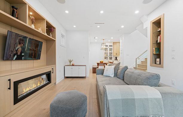 978 E 13TH AVENUE, Vancouver BC V5T 2L7 Mount Pleasant VE