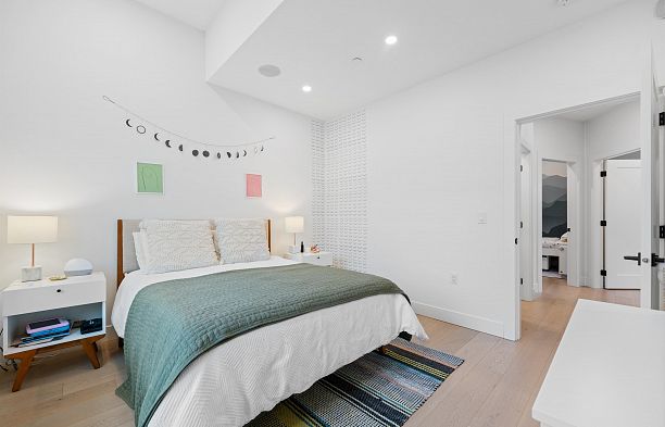 978 E 13TH AVENUE, Vancouver BC V5T 2L7 Mount Pleasant VE