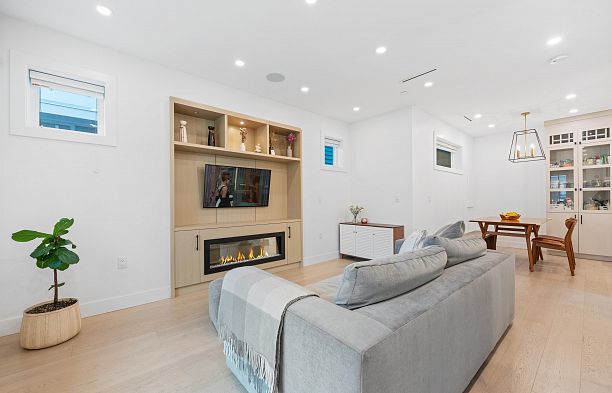 978 E 13TH AVENUE, Vancouver BC V5T 2L7 Mount Pleasant VE