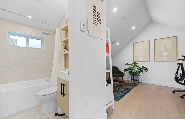 978 E 13TH AVENUE, Vancouver BC V5T 2L7 Mount Pleasant VE