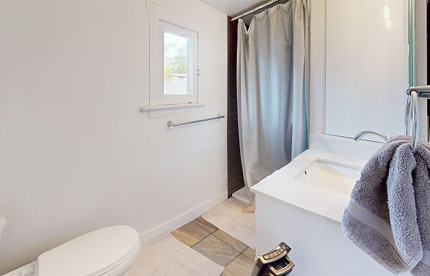 331 W 16TH AVENUE, Vancouver BC V5Y 1Z1 Mount Pleasant VW