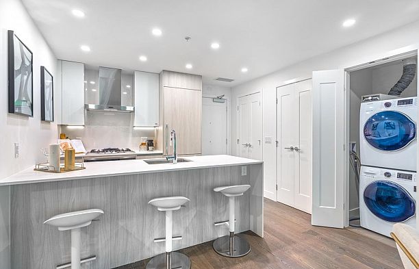 209 488 W 58th Avenue South Cambie