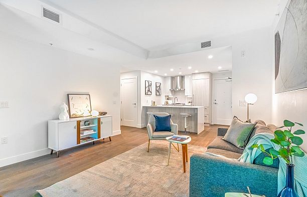 209 488 W 58th Avenue South Cambie