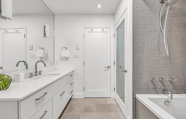1361 W 7TH AVENUE, Vancouver BC V6H 1B8 Fairview VW