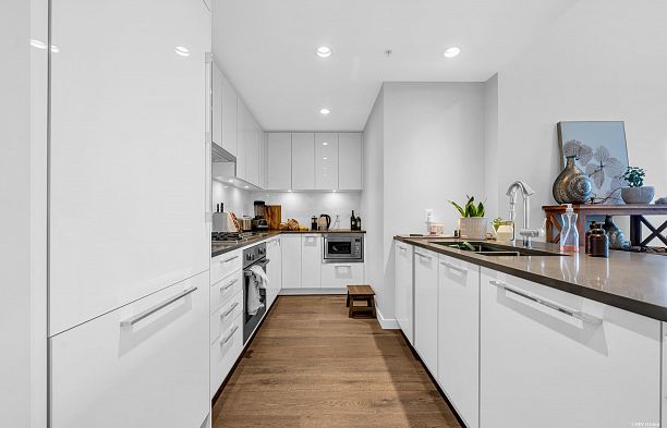 506 5687 Gray Avenue University VW