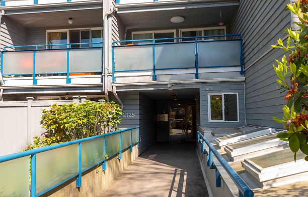 PH12 2125 York Avenue Kitsilano