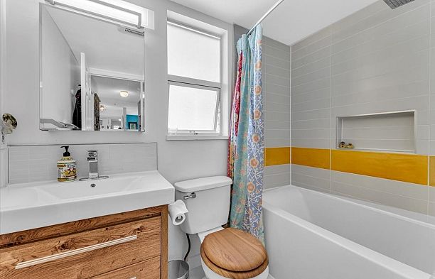 303 966 W 14 AVENUE, Vancouver BC V5Z 1R4 Fairview VW