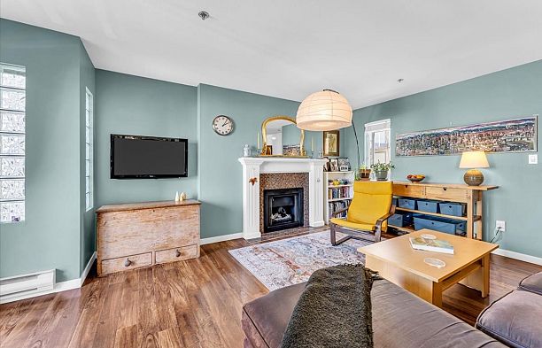 303 966 W 14 AVENUE, Vancouver BC V5Z 1R4 Fairview VW