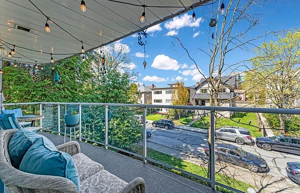 303 966 W 14 AVENUE, Vancouver BC V5Z 1R4 Fairview VW