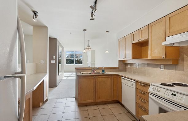 303 3580 W 41ST AVENUE, Vancouver BC V6N 3E6 Southlands