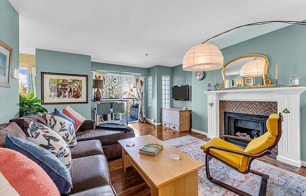 303 966 W 14 AVENUE, Vancouver BC V5Z 1R4 Fairview VW