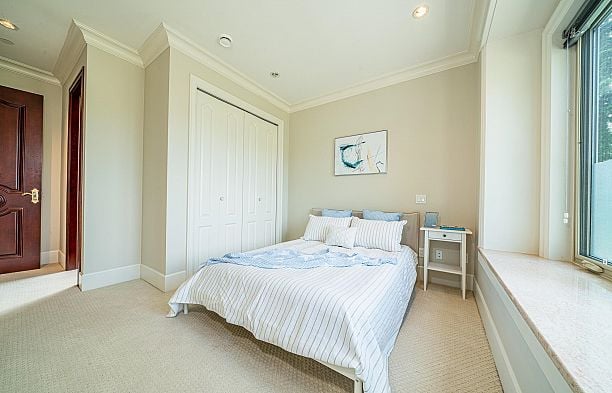 7165 MAPLE STREET, Vancouver BC V6P 5P5 S.W. Marine