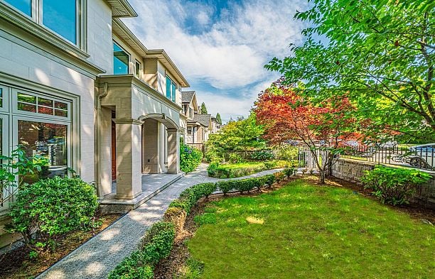 7165 MAPLE STREET, Vancouver BC V6P 5P5 S.W. Marine