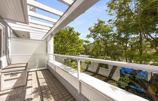 202 3189 CAMOSUN STREET, Vancouver BC V6R 3X2 Point Grey
