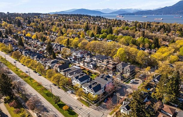 202 3189 CAMOSUN STREET, Vancouver BC V6R 3X2 Point Grey