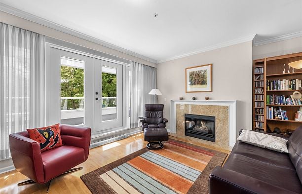 202 3189 CAMOSUN STREET, Vancouver BC V6R 3X2 Point Grey