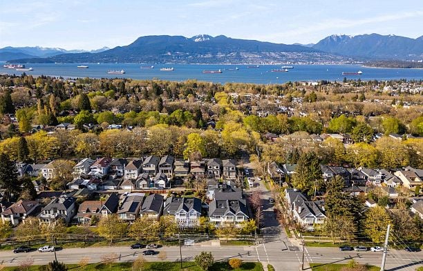 202 3189 CAMOSUN STREET, Vancouver BC V6R 3X2 Point Grey