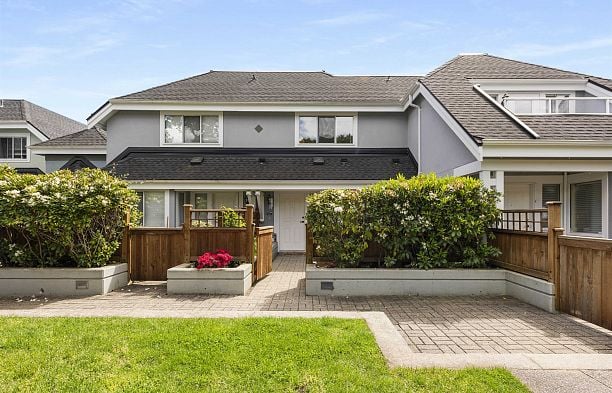 202 3189 CAMOSUN STREET, Vancouver BC V6R 3X2 Point Grey