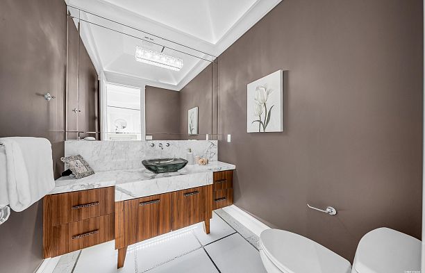 3176 W 35th Avenue MacKenzie Heights