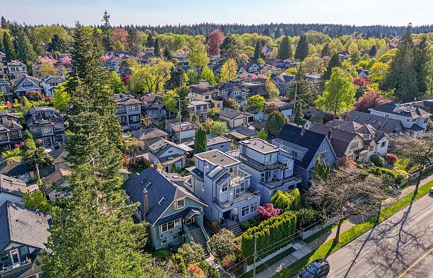 4218 W 10TH AVENUE, Vancouver BC V6R 2H4 Point Grey