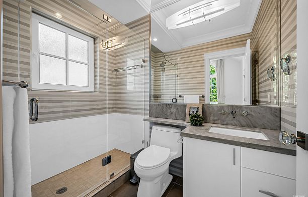 3176 W 35th Avenue MacKenzie Heights