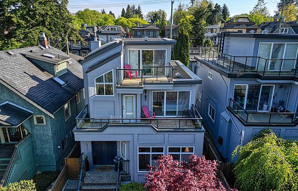 4218 W 10TH AVENUE, Vancouver BC V6R 2H4 Point Grey