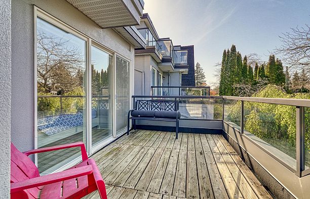 4218 W 10TH AVENUE, Vancouver BC V6R 2H4 Point Grey