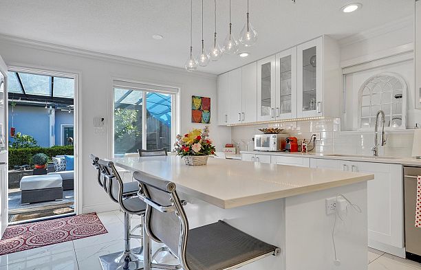 4218 W 10TH AVENUE, Vancouver BC V6R 2H4 Point Grey