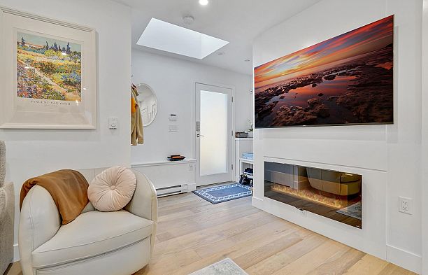 4218 W 10TH AVENUE, Vancouver BC V6R 2H4 Point Grey
