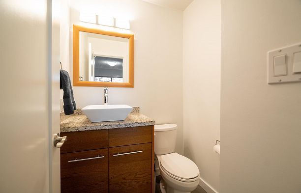 304 2190 W 8 AVENUE, Vancouver BC V6K 2A4 Kitsilano