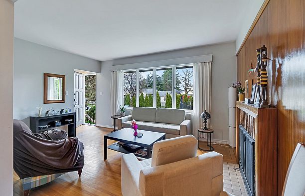 2348 Oliver Crescent Arbutus