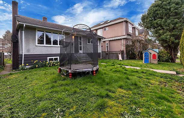2348 Oliver Crescent Arbutus