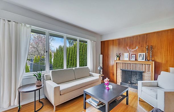 2348 Oliver Crescent Arbutus