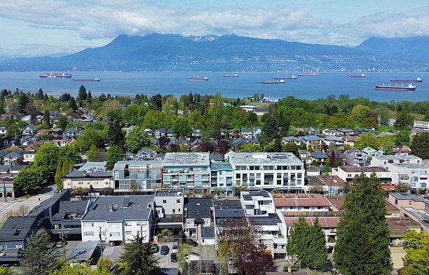 4378 W 11TH AVENUE, Vancouver BC V6R 2M1 Point Grey
