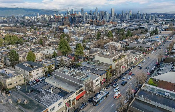 PH 2065 W 4th Avenue Kitsilano