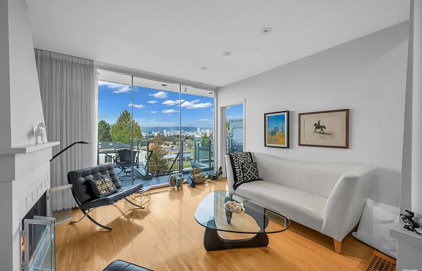 PH 2065 W 4th Avenue Kitsilano