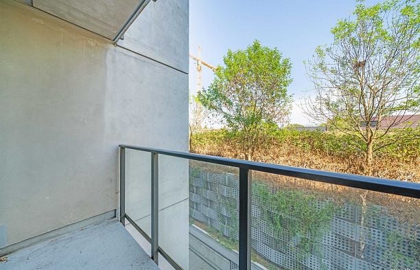 608 8488 CORNISH STREET, Vancouver BC V6P 0C2 S.W. Marine