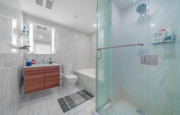 608 8488 CORNISH STREET, Vancouver BC V6P 0C2 S.W. Marine
