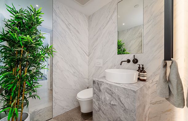 401 4387 W 10TH AVENUE, Vancouver BC V6R 2H6 Point Grey