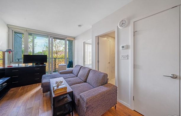 608 8488 CORNISH STREET, Vancouver BC V6P 0C2 S.W. Marine