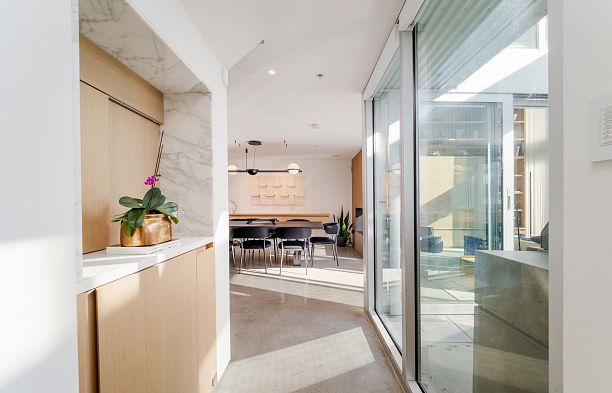 401 4387 W 10TH AVENUE, Vancouver BC V6R 2H6 Point Grey