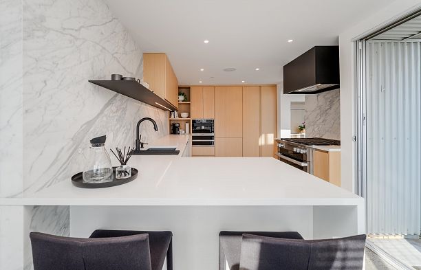 401 4387 W 10TH AVENUE, Vancouver BC V6R 2H6 Point Grey