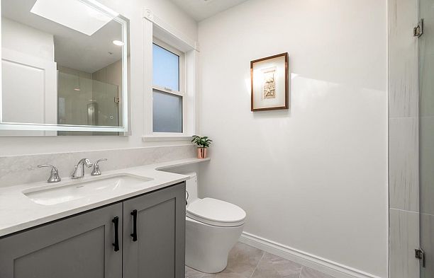 2739 W 32nd Avenue MacKenzie Heights