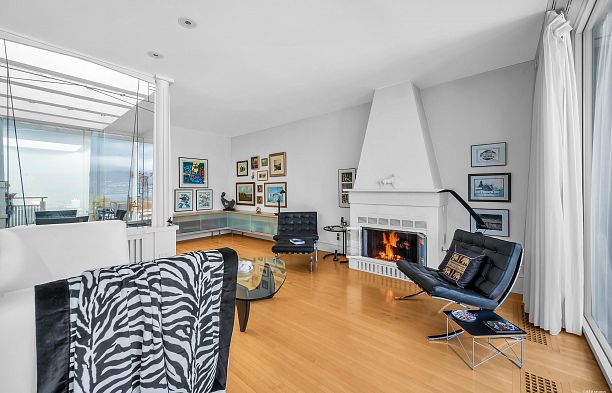 PH 2065 W 4th Avenue Kitsilano