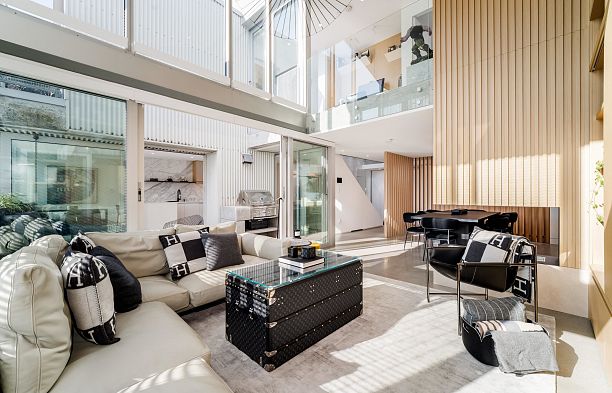 401 4387 W 10TH AVENUE, Vancouver BC V6R 2H6 Point Grey