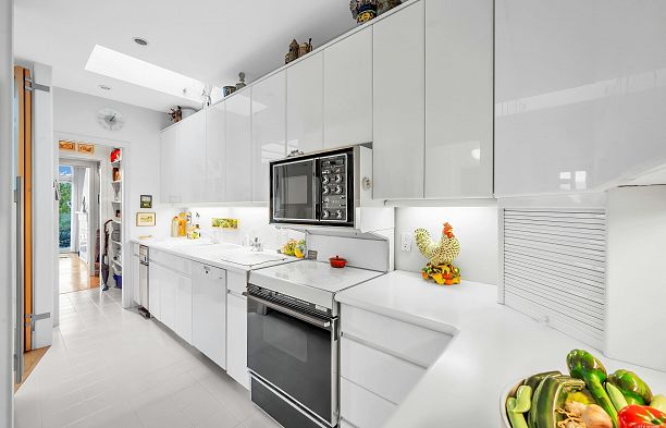 PH 2065 W 4th Avenue Kitsilano