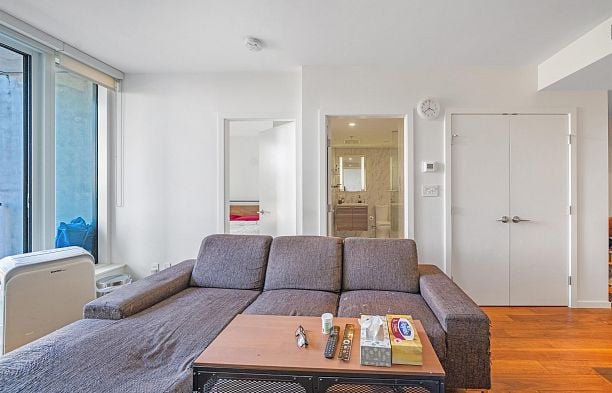 608 8488 CORNISH STREET, Vancouver BC V6P 0C2 S.W. Marine