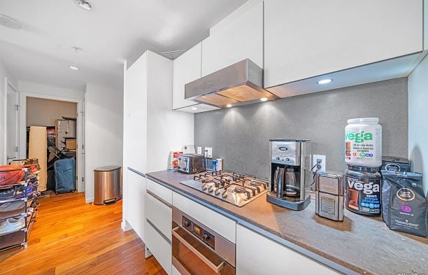 608 8488 CORNISH STREET, Vancouver BC V6P 0C2 S.W. Marine