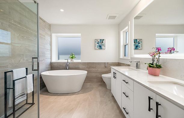 2739 W 32nd Avenue MacKenzie Heights