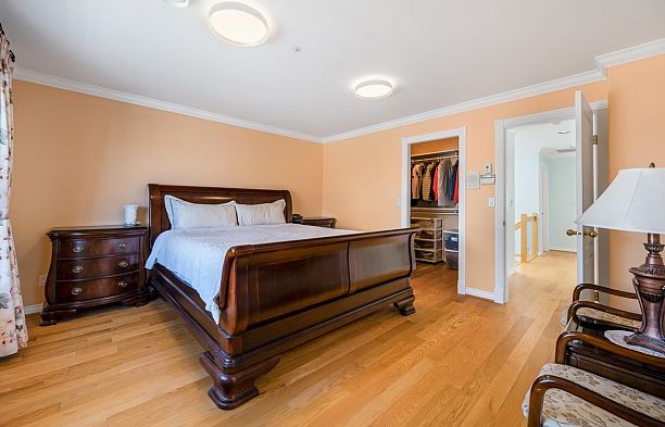 2739 W 32nd Avenue MacKenzie Heights